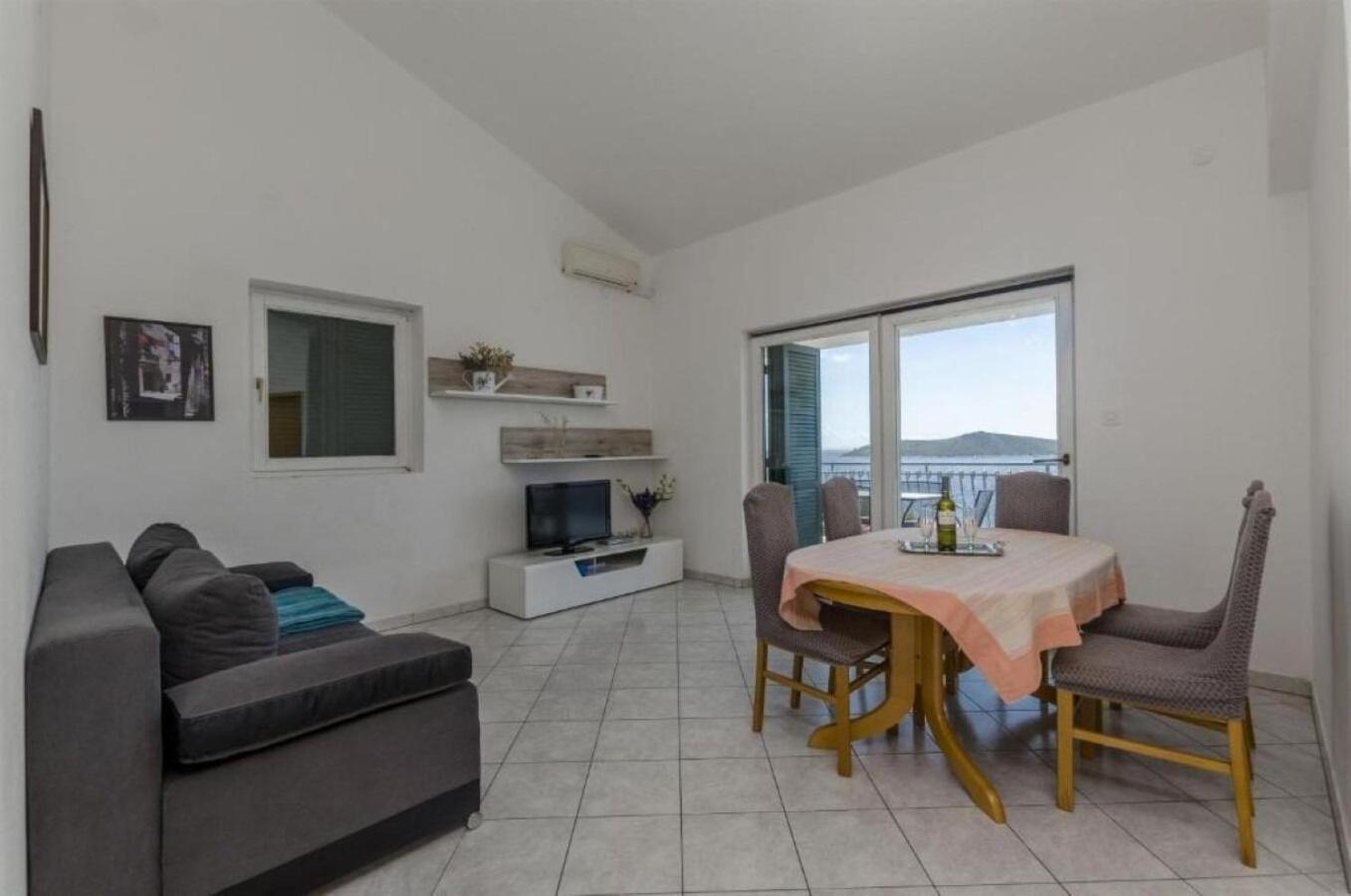 Apartments Mil - 80M From The Sea Sevid Kültér fotó