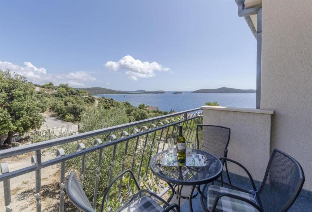 Apartments Mil - 80M From The Sea Sevid Kültér fotó